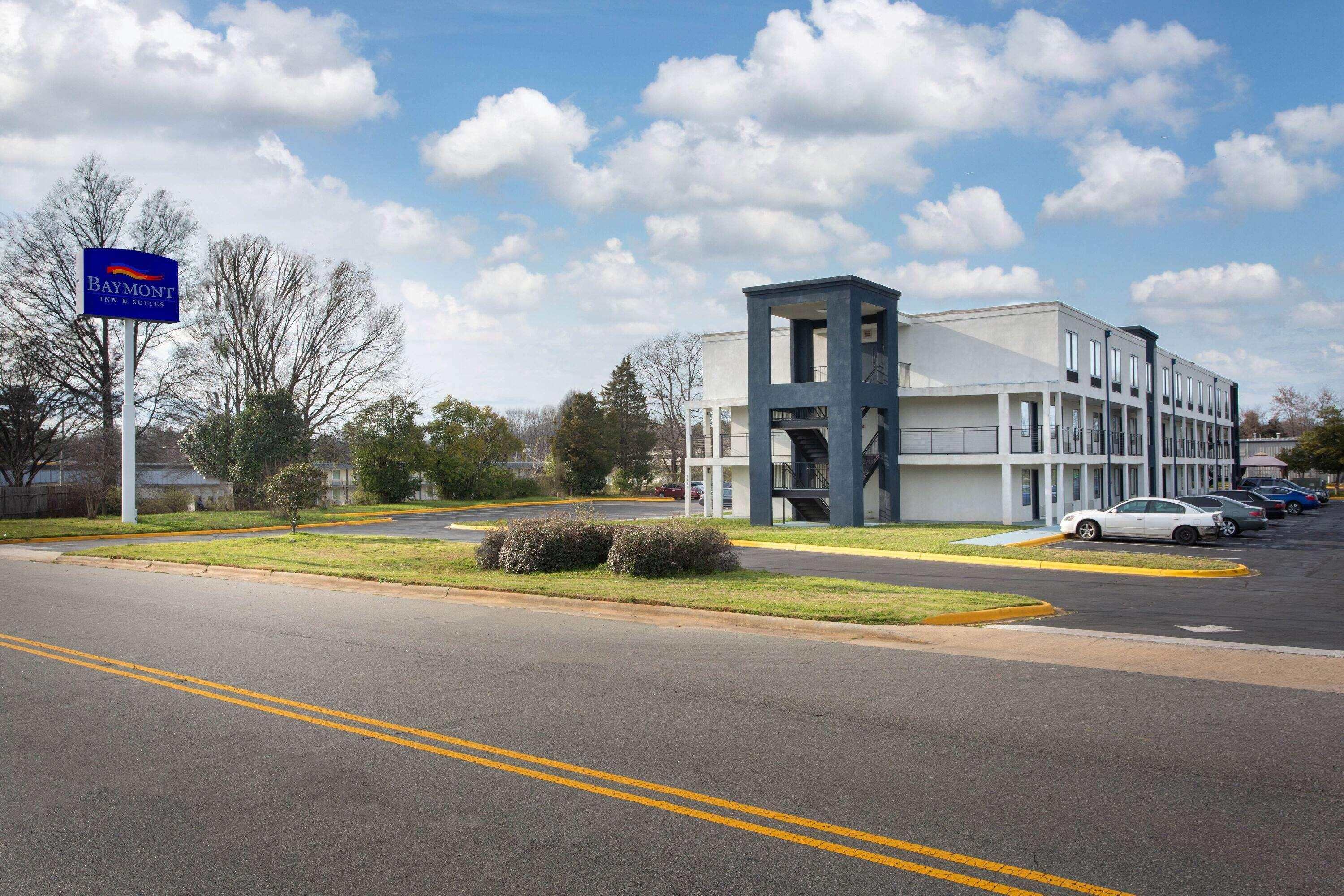 Baymont By Wyndham Charlotte University Exterior foto